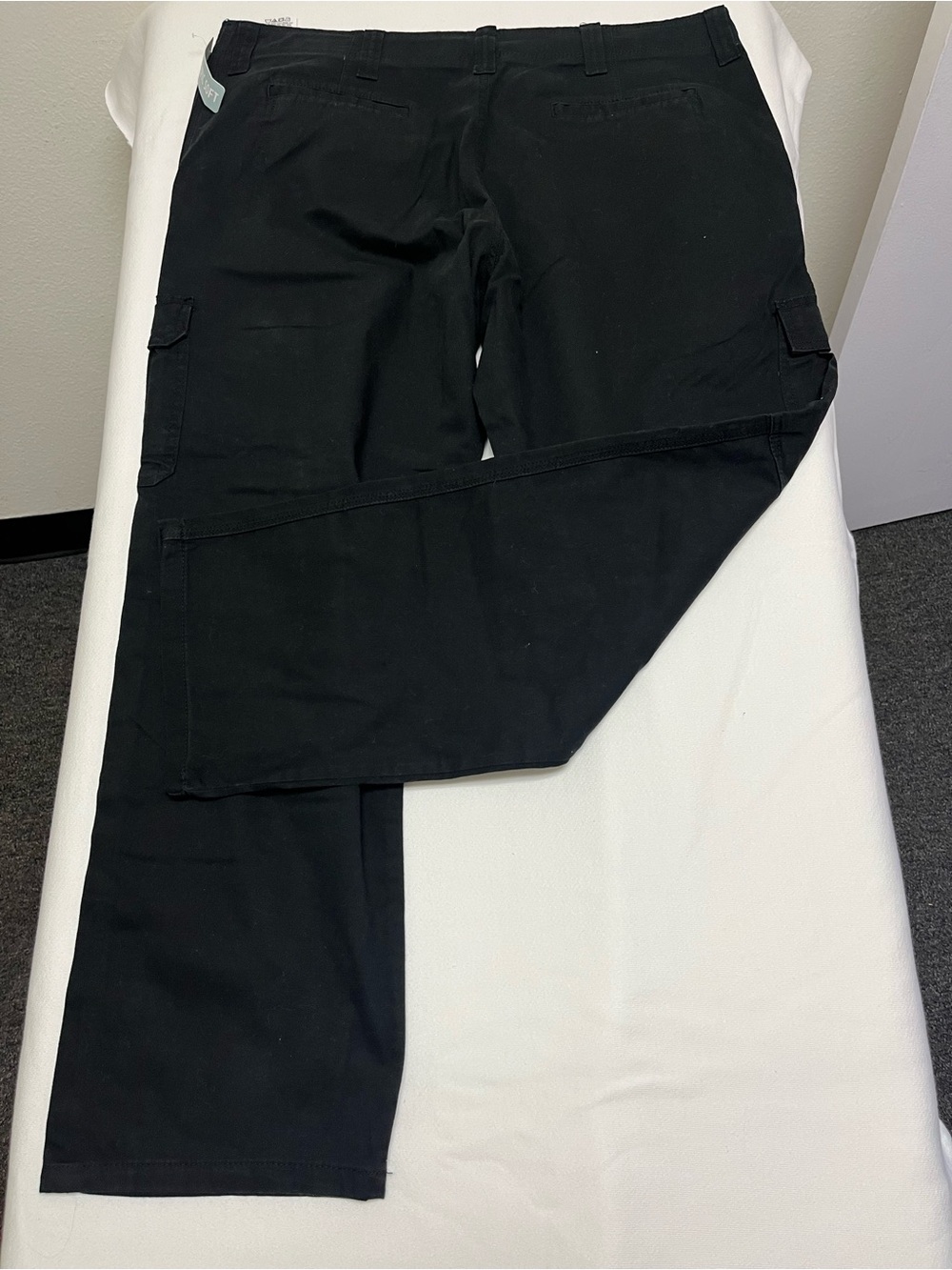 Wrangler Men’s Relaxed Fit Black Pants NWT 38x30 Epic Soft Straight Leg - Picture 6 of 8